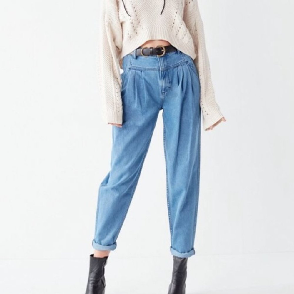 BDG vintage style high rise mom jeans carrot jeans